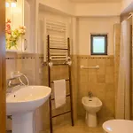 Helloapulia Trulli Albapetra * Locorotondo